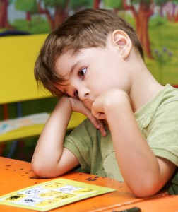 العوائق التى تحول دون تعلم طفلك السلوك الجيد