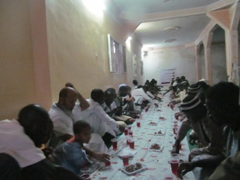 إفطار المبادرة بمسجد ابوعبيدة بالحي الساكن